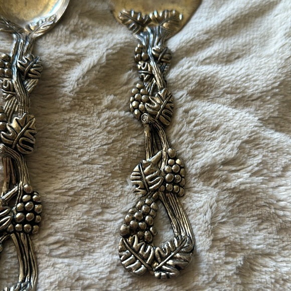 Set of 3 Vintage Silver Plate Vineyard Grape Leaves Salad Set / Spoon Fork Cake. - Picture 6 of 15